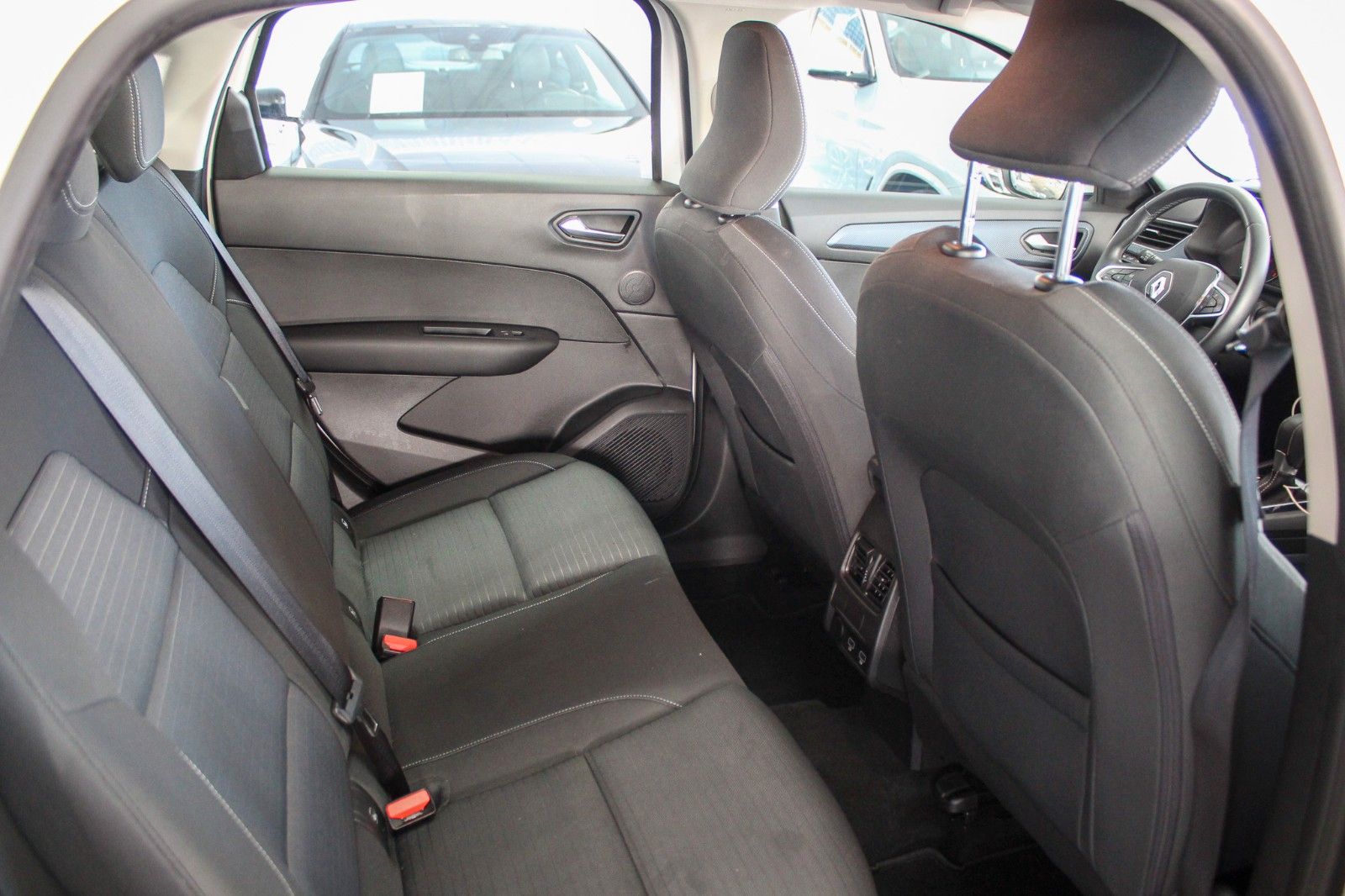 Renault Arkana 1.3 TCE Equilibre - Samsaru's Car Outlet