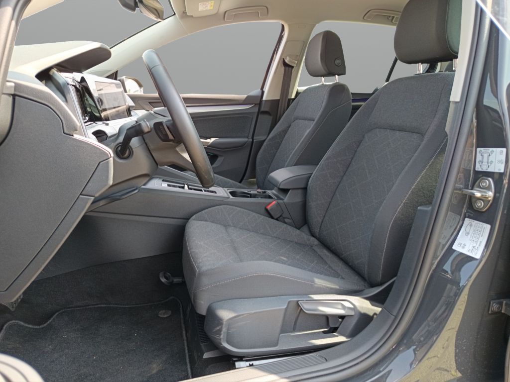 Volkswagen Golf 1.5 eTSI DSG Life - Samsaru's Car Outlet