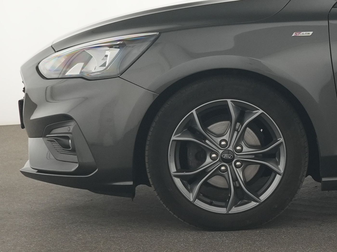 Ford Focus ST-Line - Samsaru's Car Outlet