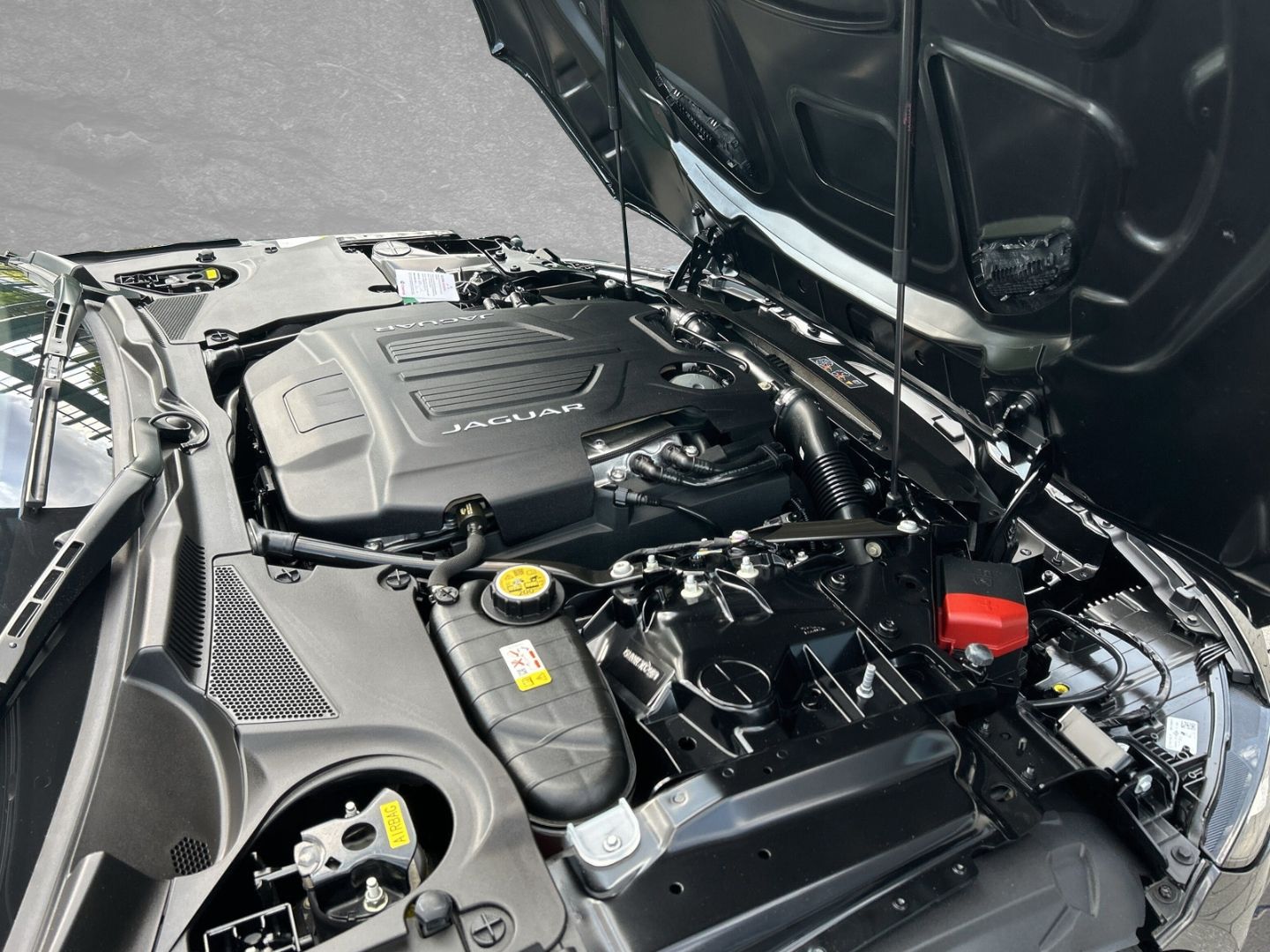 Jaguar F-Type P575 AWD R Coupe Klima Sitze elektr. Spoi