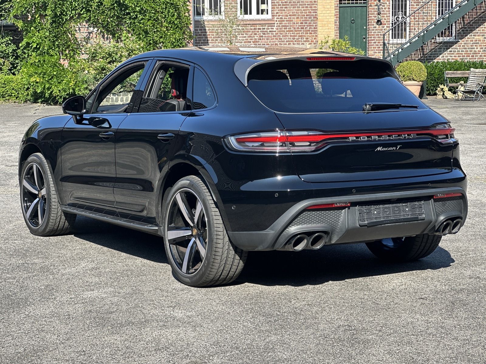 Porsche Macan T SPORTABGAS*21 EXCLUSIVE - Samsaru's Car Outlet