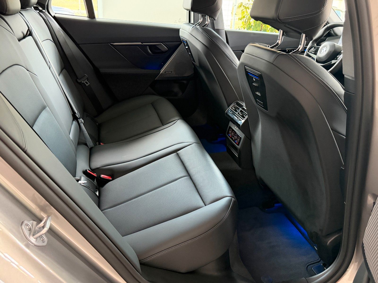 BMW 520d xDrive / AHK / 360° / Abstandtemp. / H&K