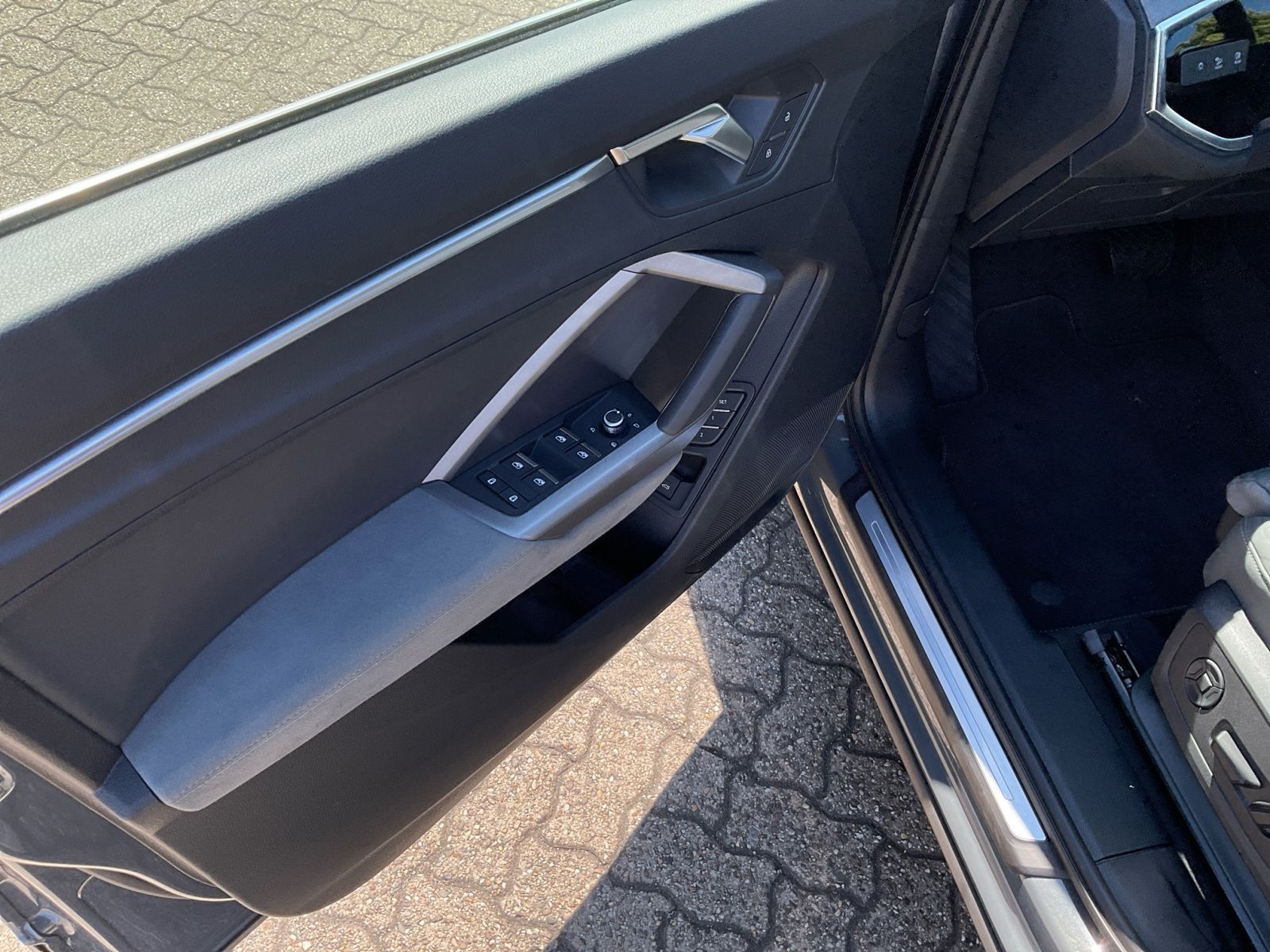 Audi Q3 40 TFSI advanced quattro - Samsaru's Car Outlet