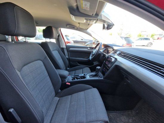 Volkswagen Passat Variant 2.0 TDI Business DSG - Samsaru's Car Outlet