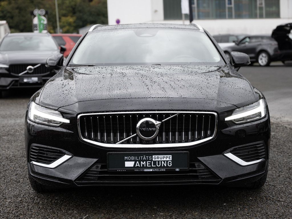 Volvo V60 2.0 Core Recharge Plug-In Hybrid AWD 1.Hand