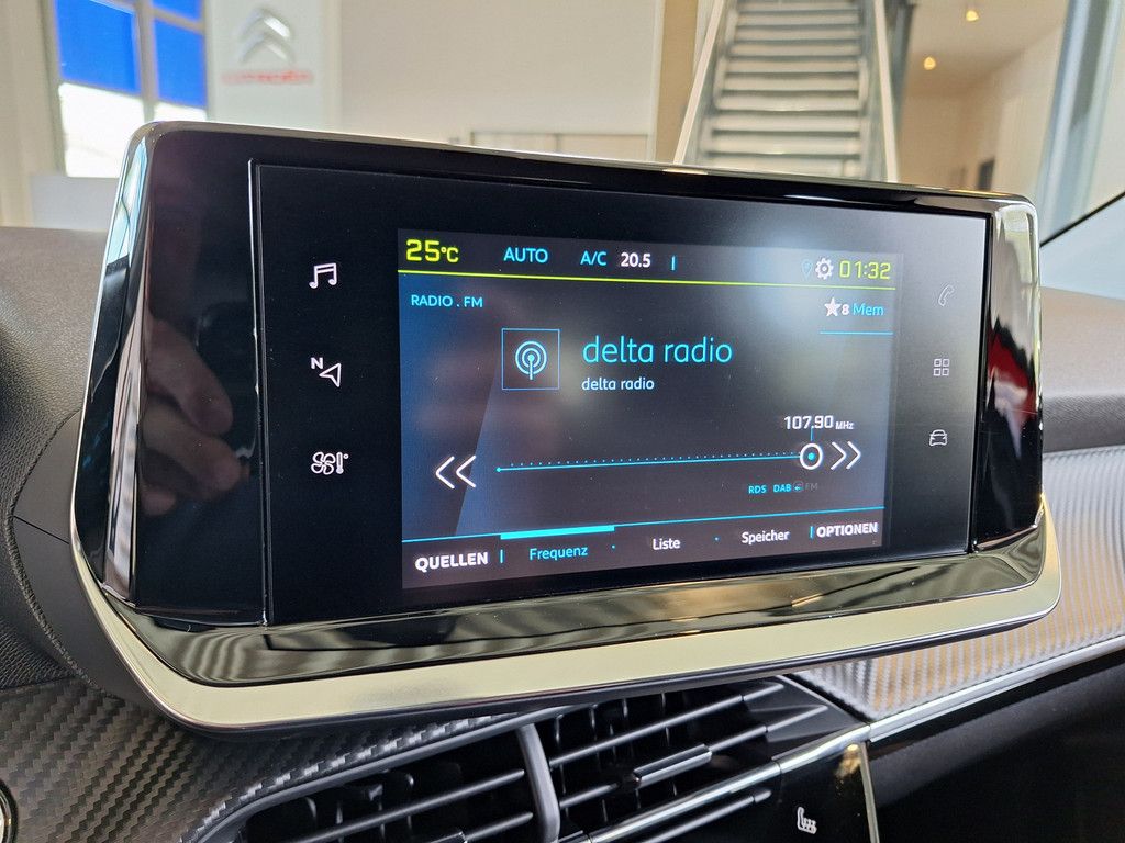 Peugeot e-208 Allure - Samsaru's Car Outlet