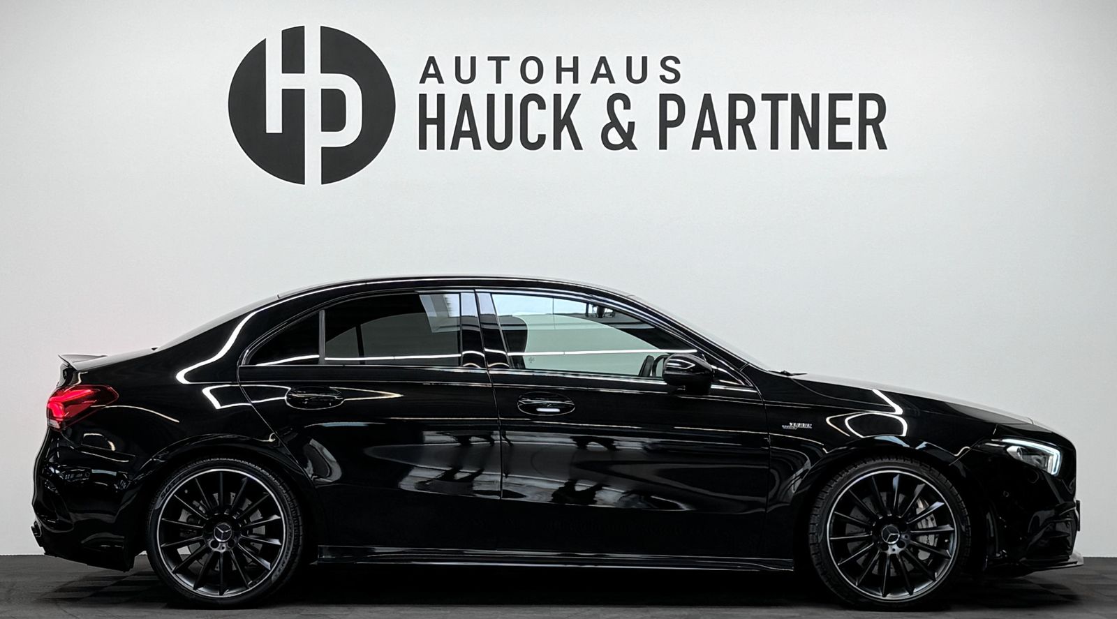 Mercedes-Benz A 35 AMG 4M - Samsaru's Car Outlet
