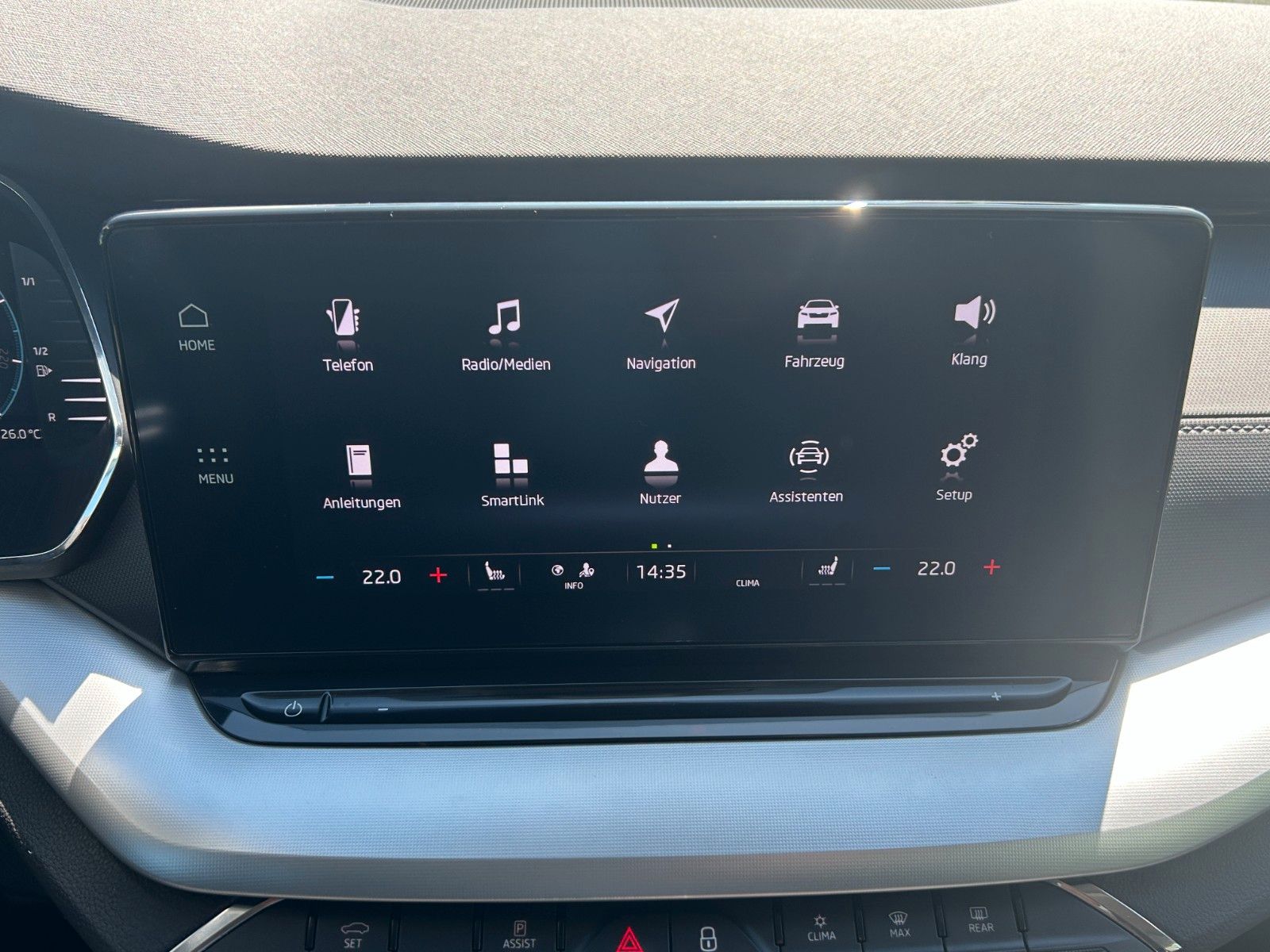Skoda OCTAVIA Combi 1.5 TSI - Samsaru's Car Outlet