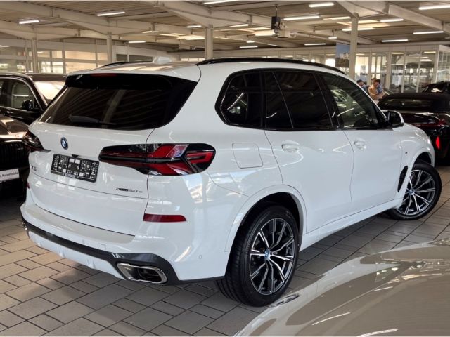 BMW X5 50e M Sport AHK PanoSky KomfSi belüftet SoftC