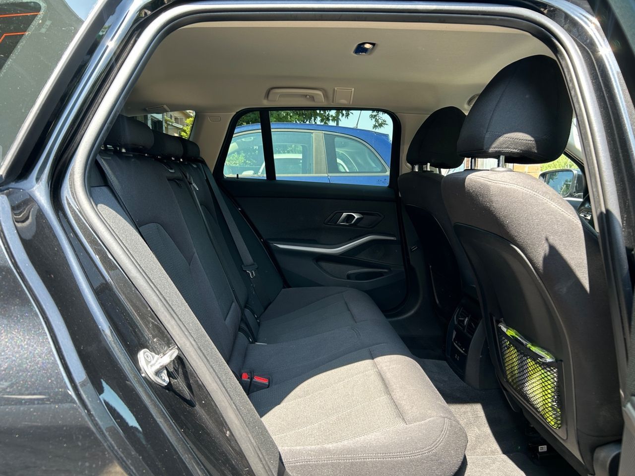 BMW 320 320d xDrive Touring Luxury - Samsaru's Car Outlet