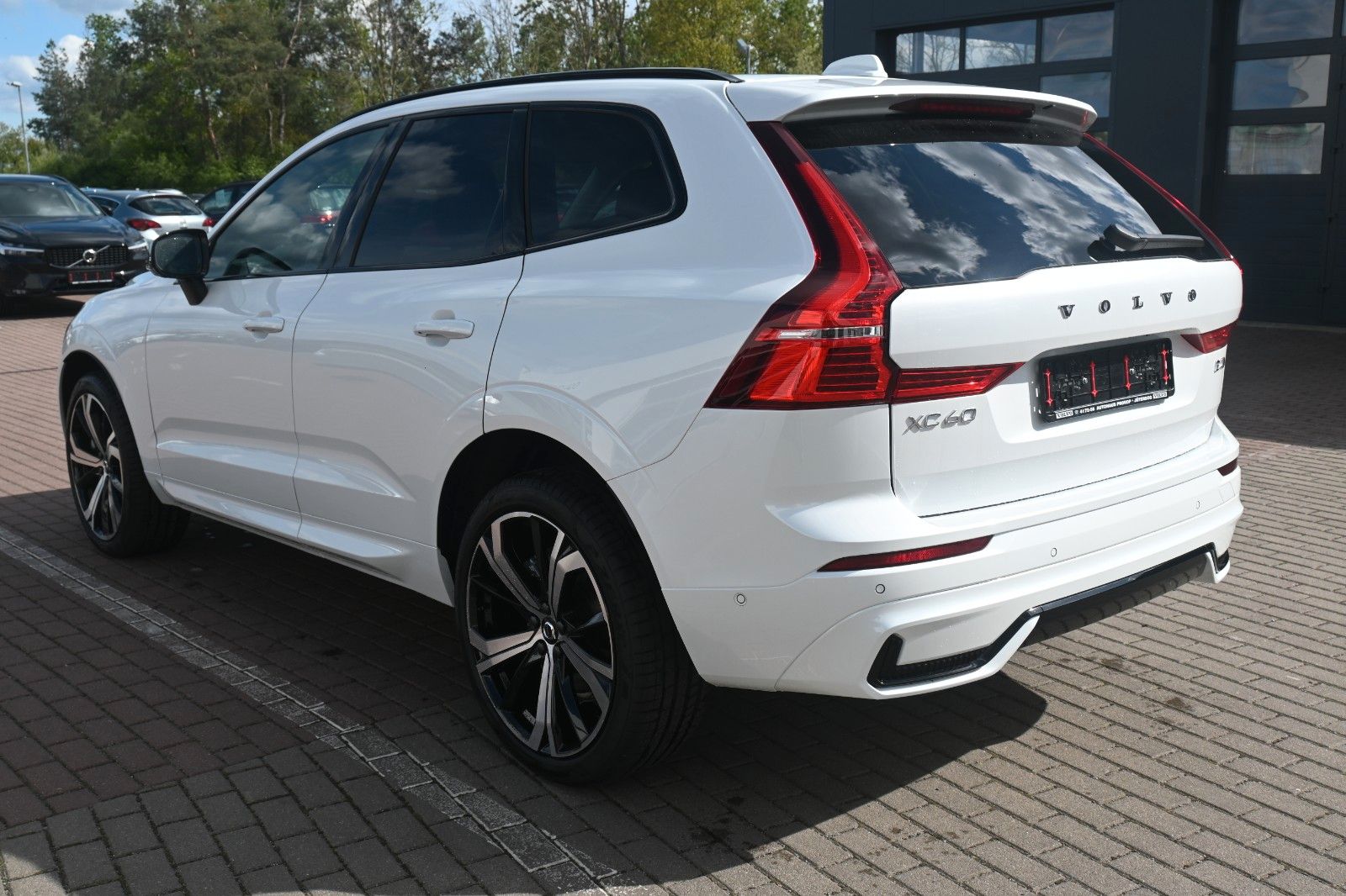 Volvo XC60 B4 D AWD Ultimate Dark*STDHZG*360°*LUFT*ACC