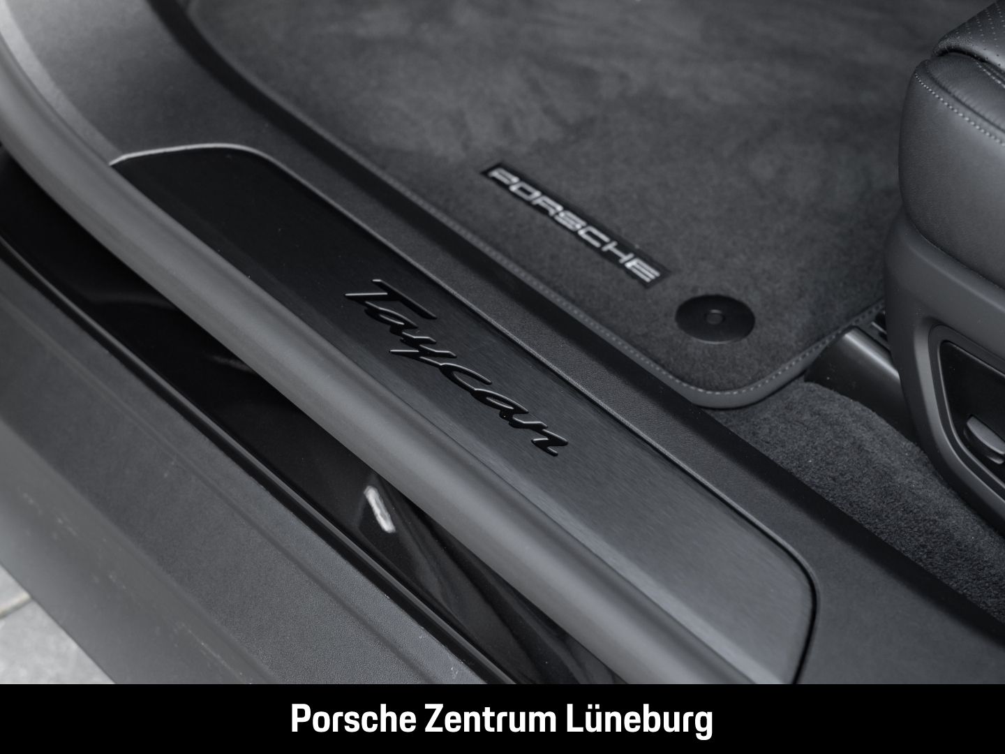 Porsche Taycan Sport Turismo InnoDrive Surround-View