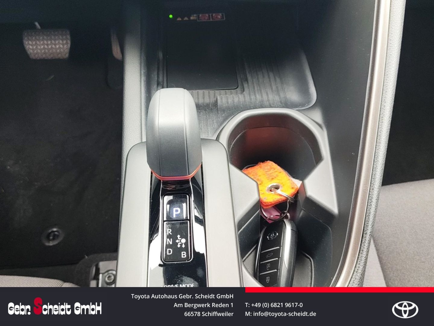Toyota C-HR Plug-In Hybrid   LED-Scheinwerfer Kamera