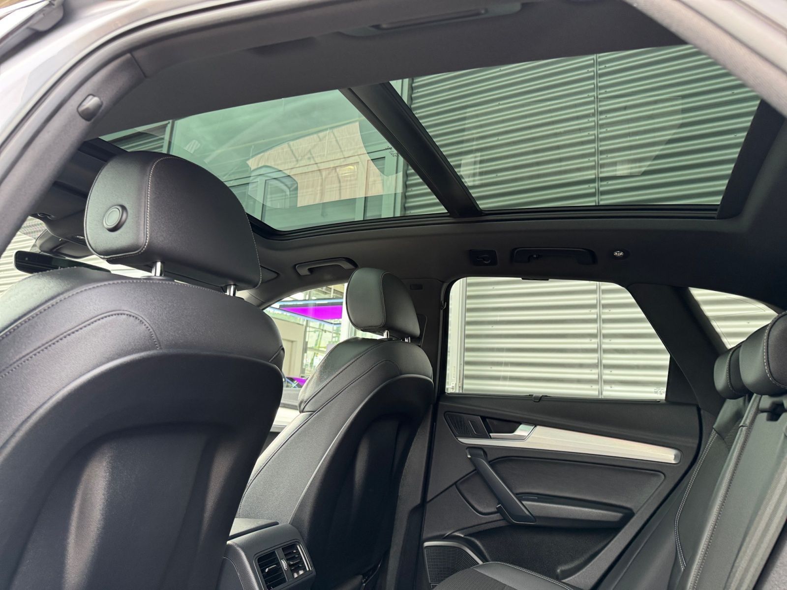 Audi Q5 S line 55TFSIe qu - Samsaru's Car Outlet