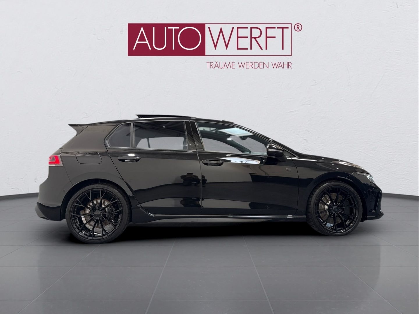 Volkswagen Golf R 4M FACELIFT AKRAPOVIC BLACK LEDER HEAD 36