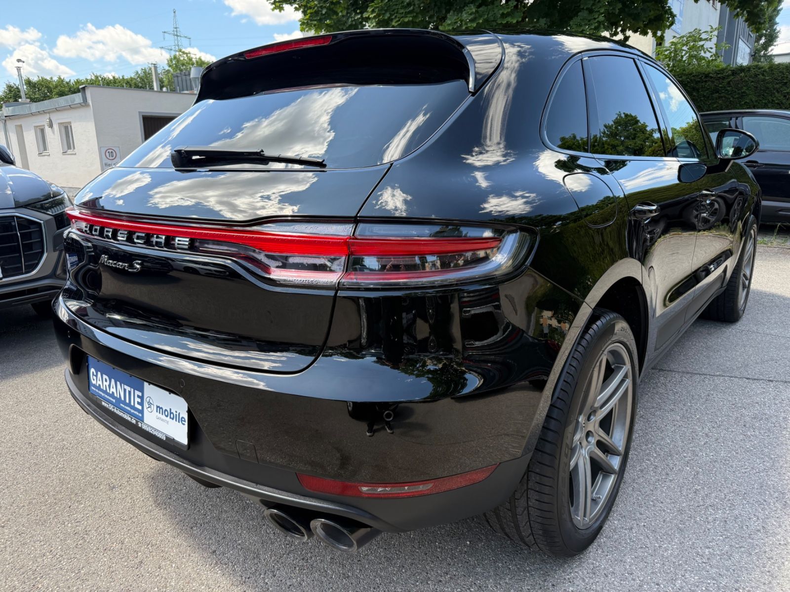 Porsche Macan S - Samsaru's Car Outlet