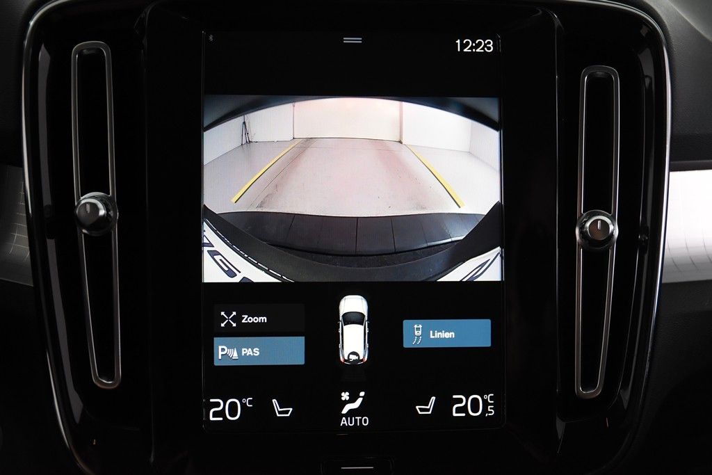 Volvo XC40 T4 Recharge Inscription - Samsaru's Car Outlet