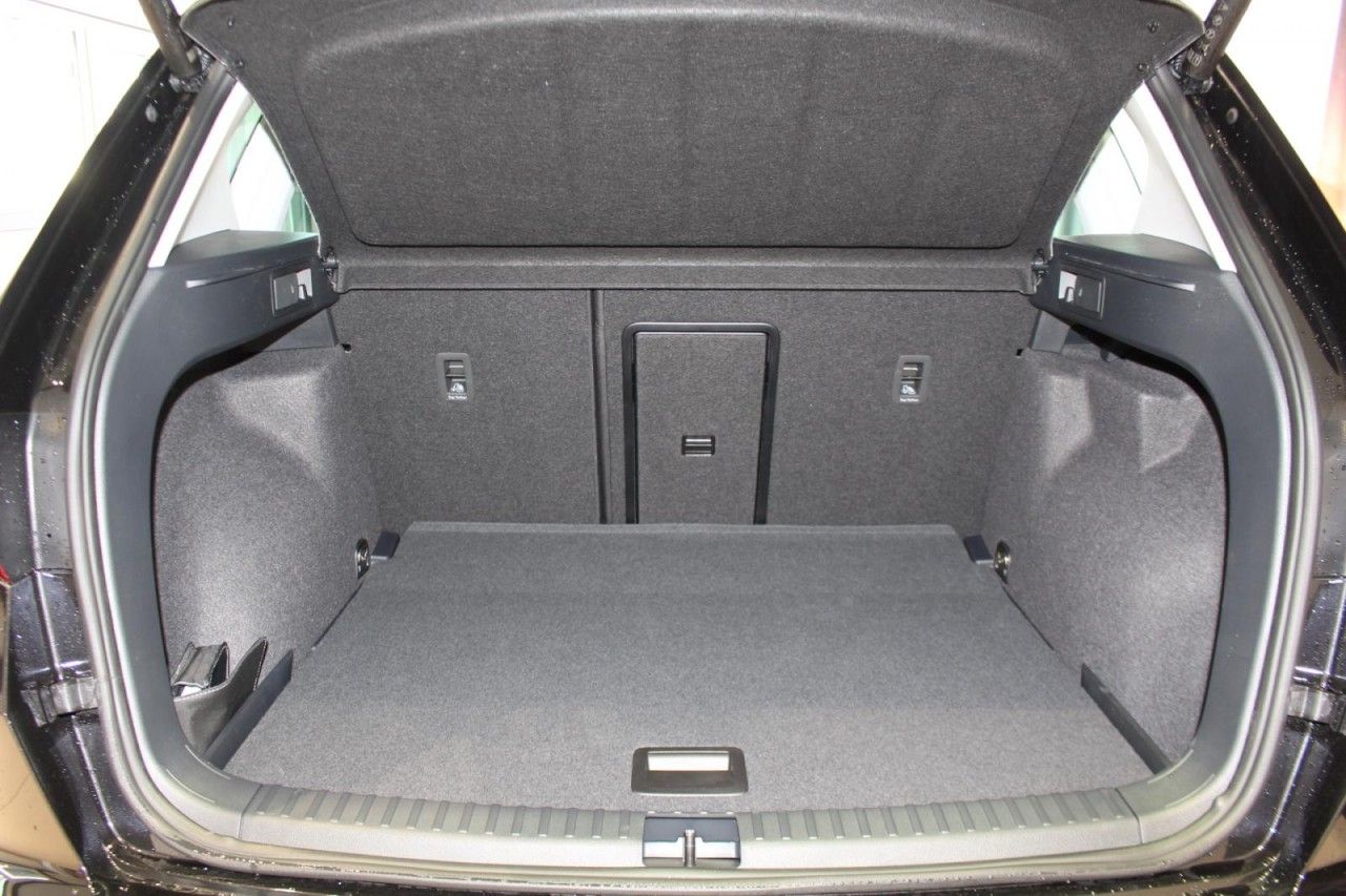 Seat Ateca FR TDI DSG AHK+elHK+ACC+PDC+NAVI+TOTW+RFK
