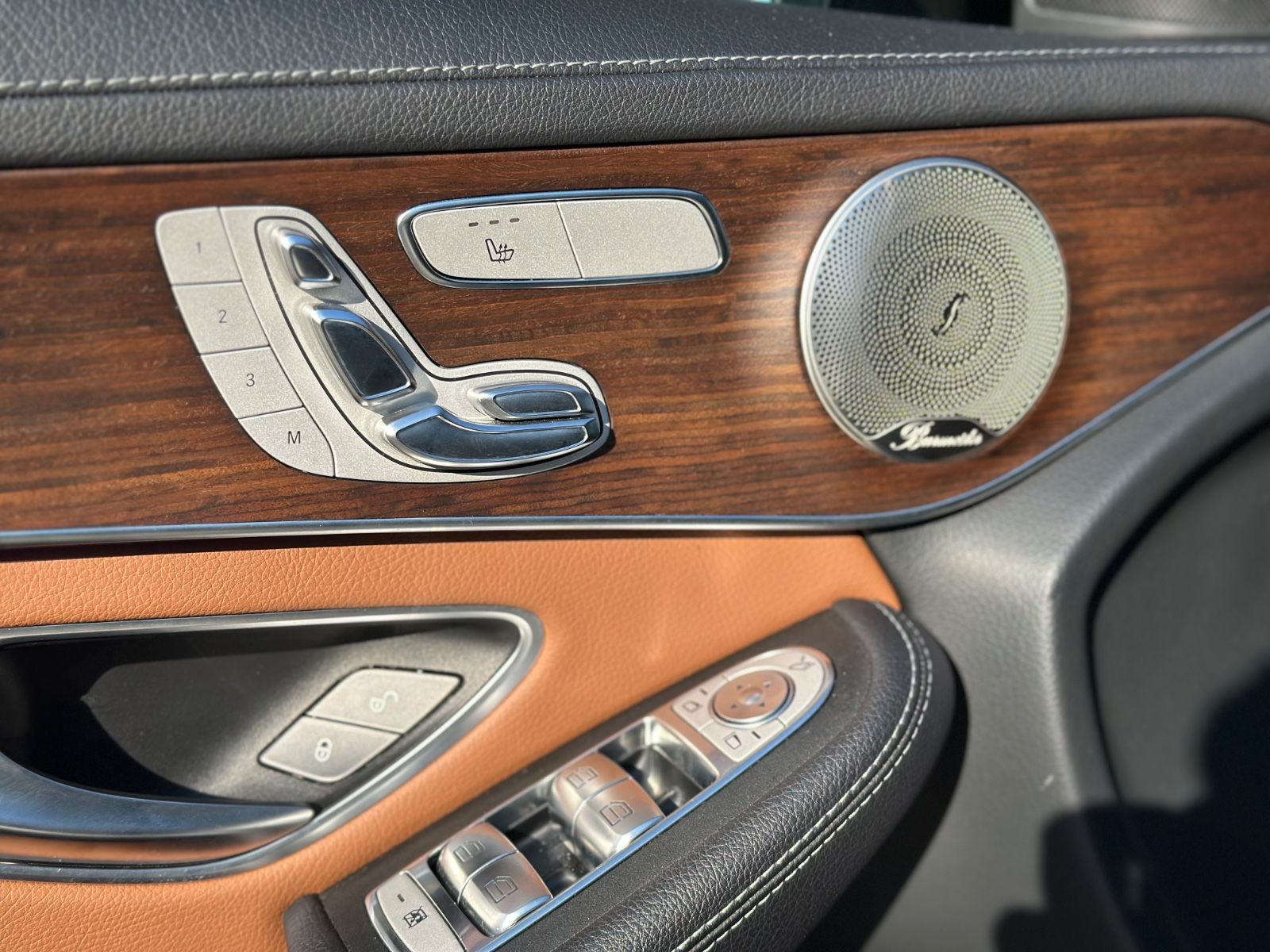 Mercedes-Benz GLC 300 d AMG 4M - Samsaru's Car Outlet