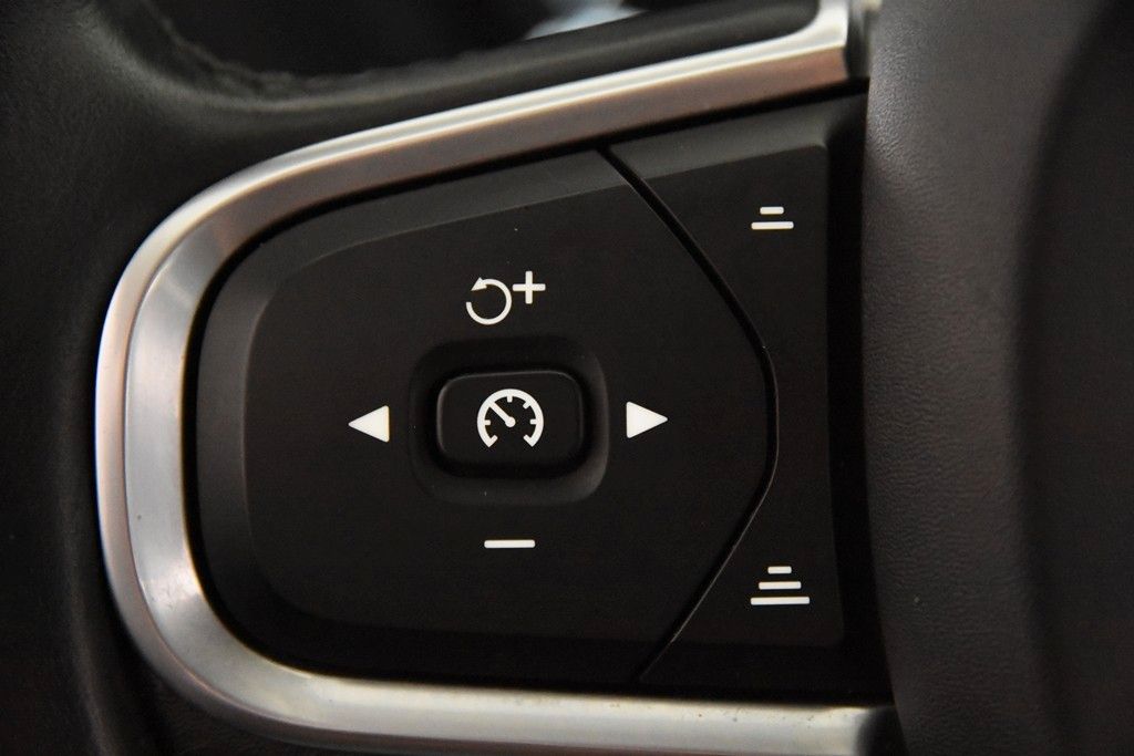 Volvo XC60 T6 AWD Recharge - Samsaru's Car Outlet