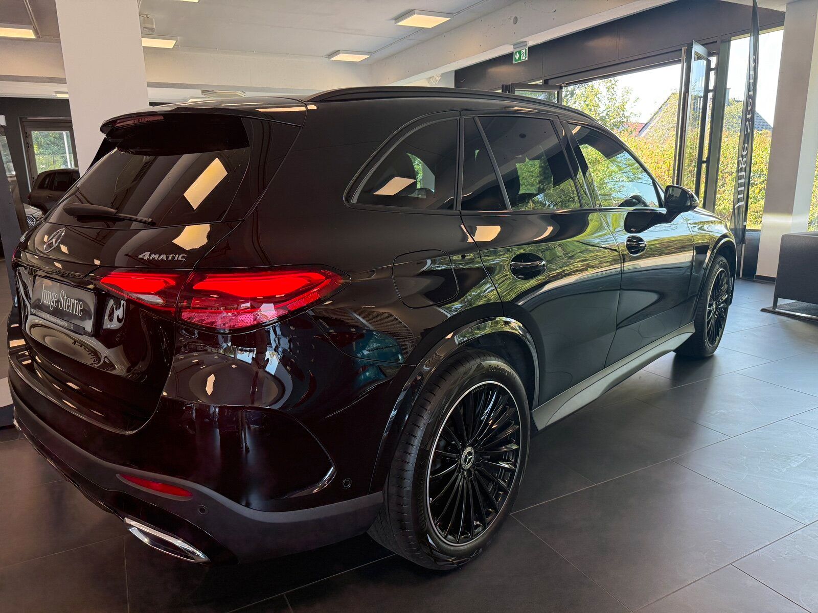 Mercedes-Benz GLC 300 de 4M AMG ADVANCED+ - Samsaru's Car Outlet