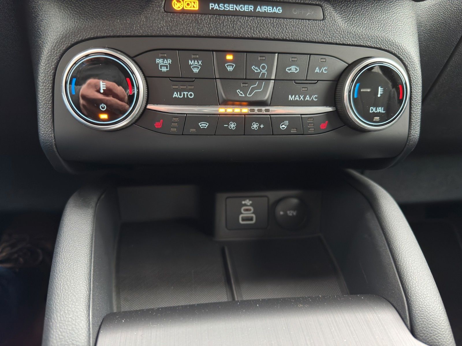 Ford Kuga Plug-In Hybrid Vignale - Samsaru's Car Outlet