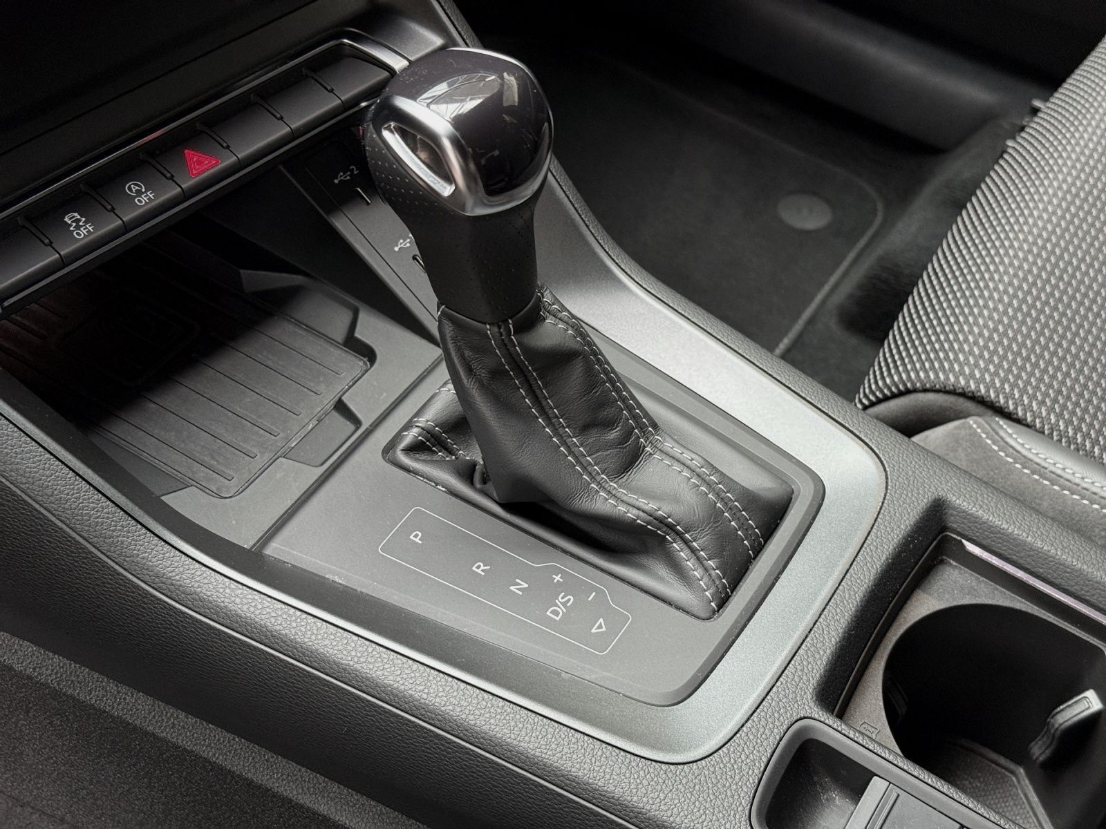 Audi Q3 40 TFSI Q 2x S LINE - Samsaru's Car Outlet