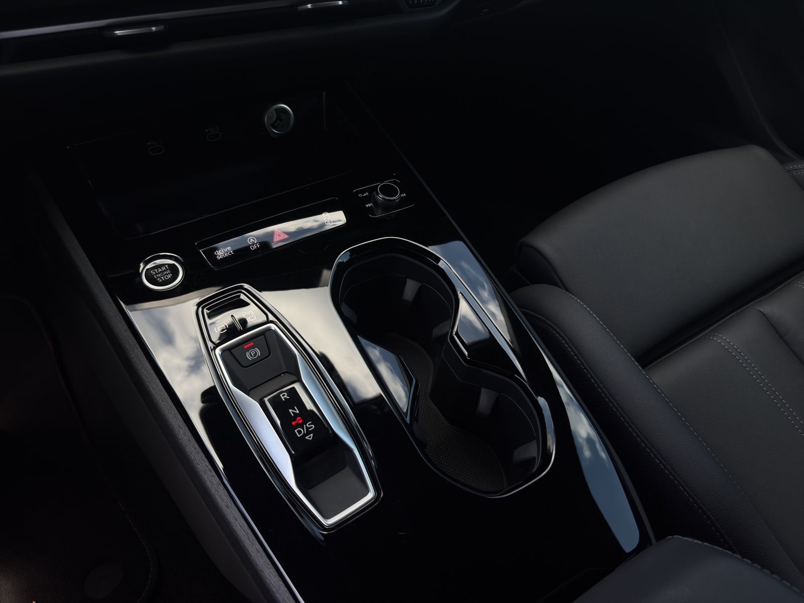 Audi A5 Avant TFSI Q S LINE EDT ONE LEDER LM19 HuD 36