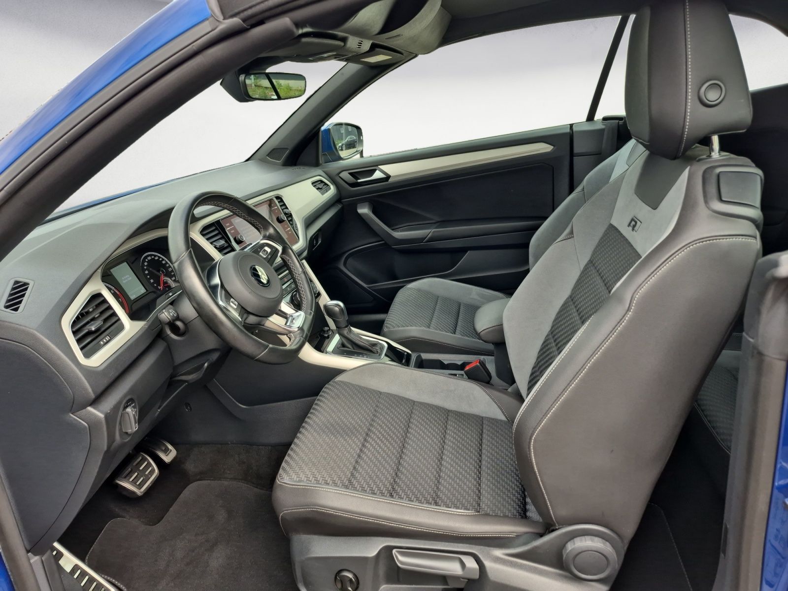 Volkswagen T-Roc R-Line - Samsaru's Car Outlet