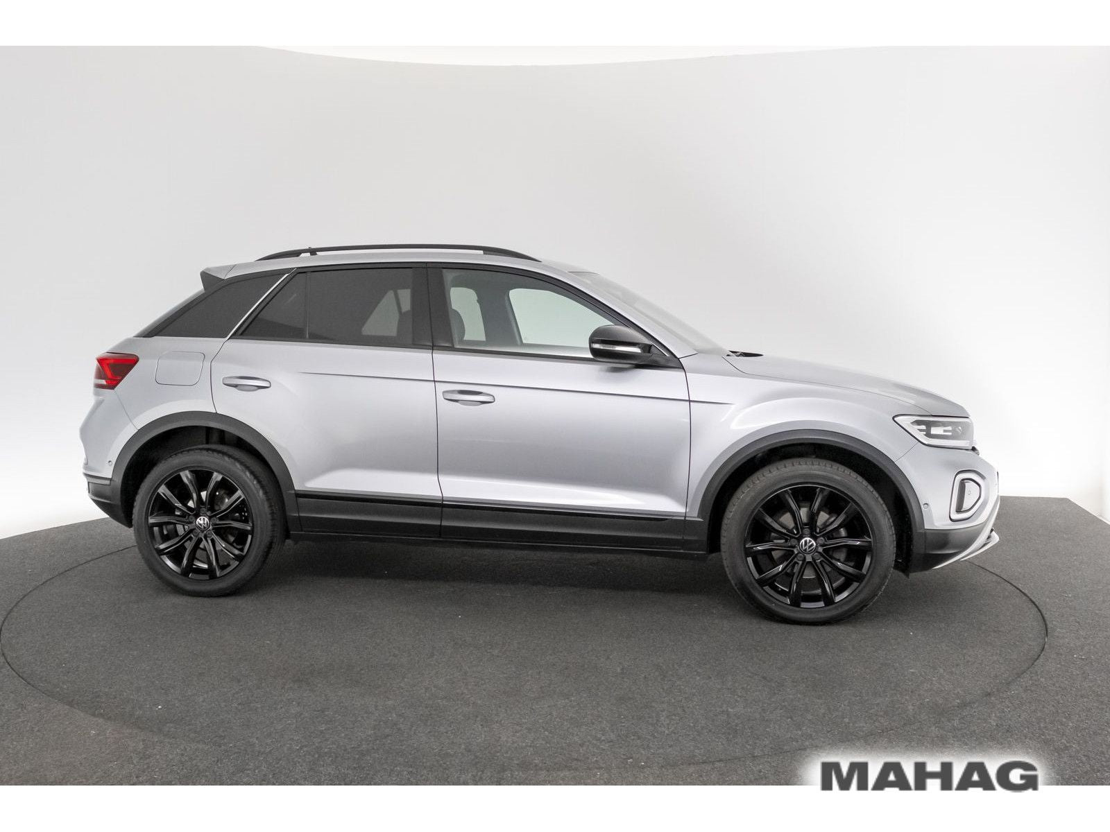 Volkswagen T-ROC 1.5 TSI Style BlackStyle - Samsaru's Car Outlet