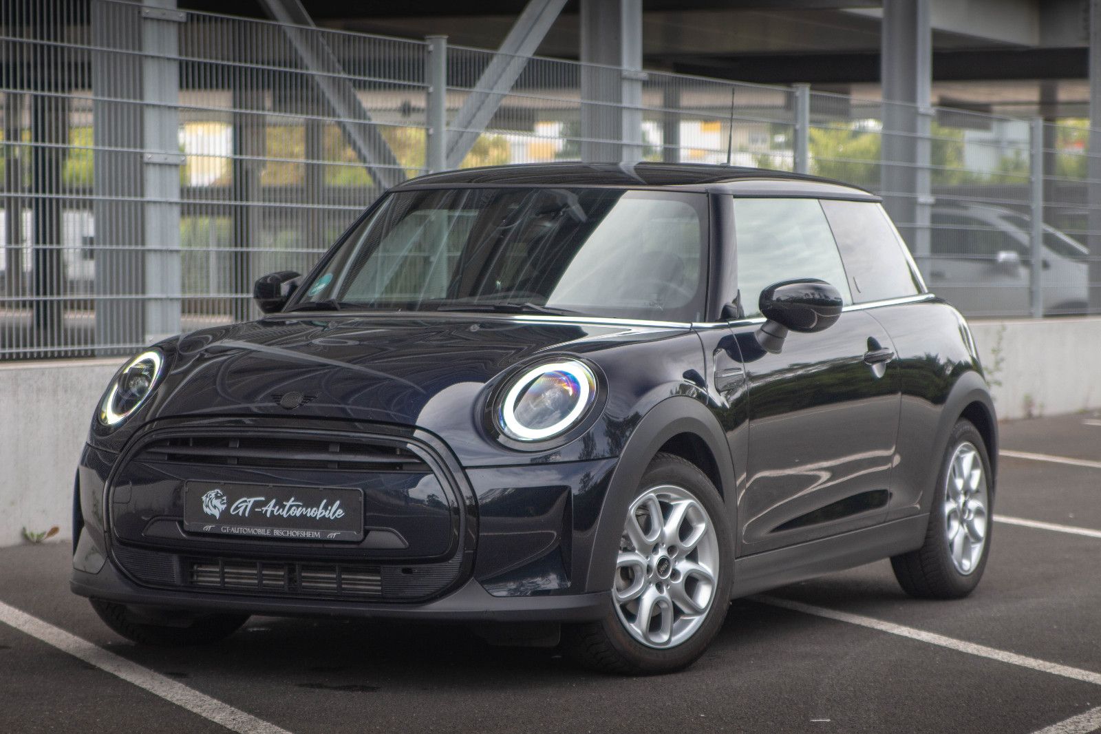 MINI Cooper *Yours Trim* - Samsaru's Car Outlet