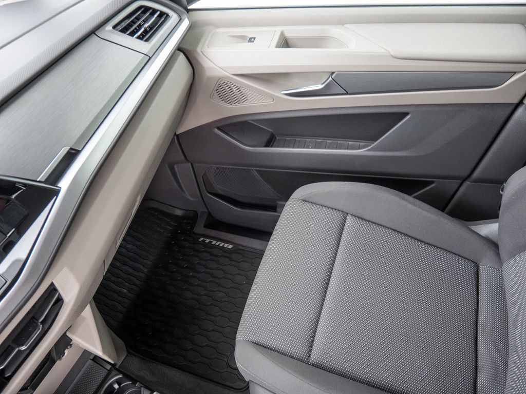 Volkswagen T7 Multivan 2.0TSI DSG - Samsaru's Car Outlet