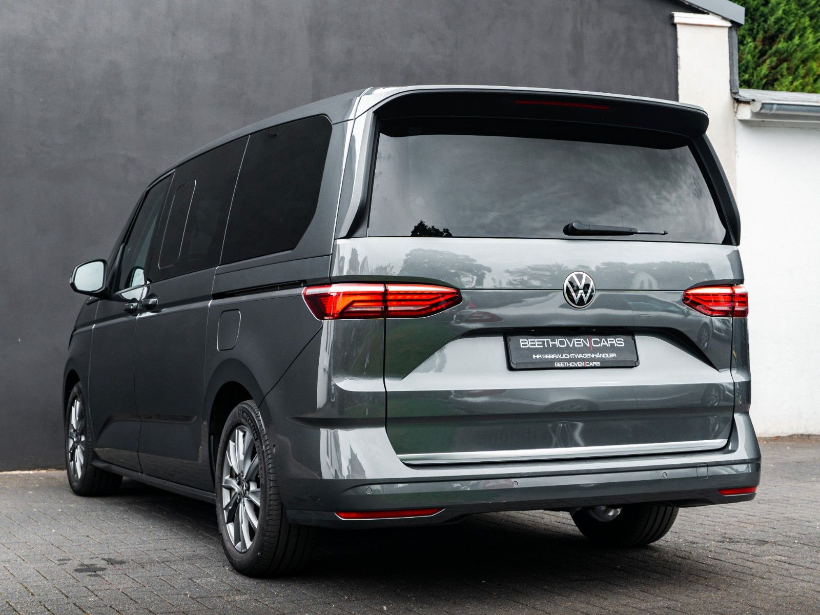Volkswagen T7 Multivan LANG 100% VOLL TSDHZG LEDER PANO