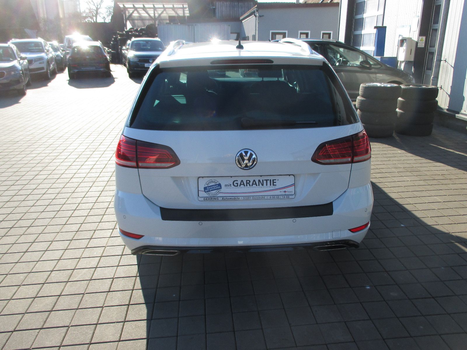 Volkswagen Golf 7 2.0 TDI R-Line - Samsaru's Car Outlet