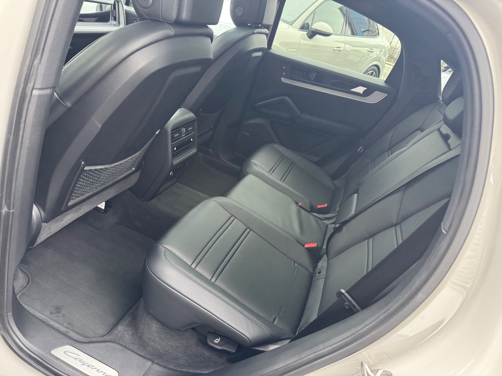 Porsche E-Hybrid Coupé INNODRIVE-LUFTF-PANO-MASSAGE-VOLL