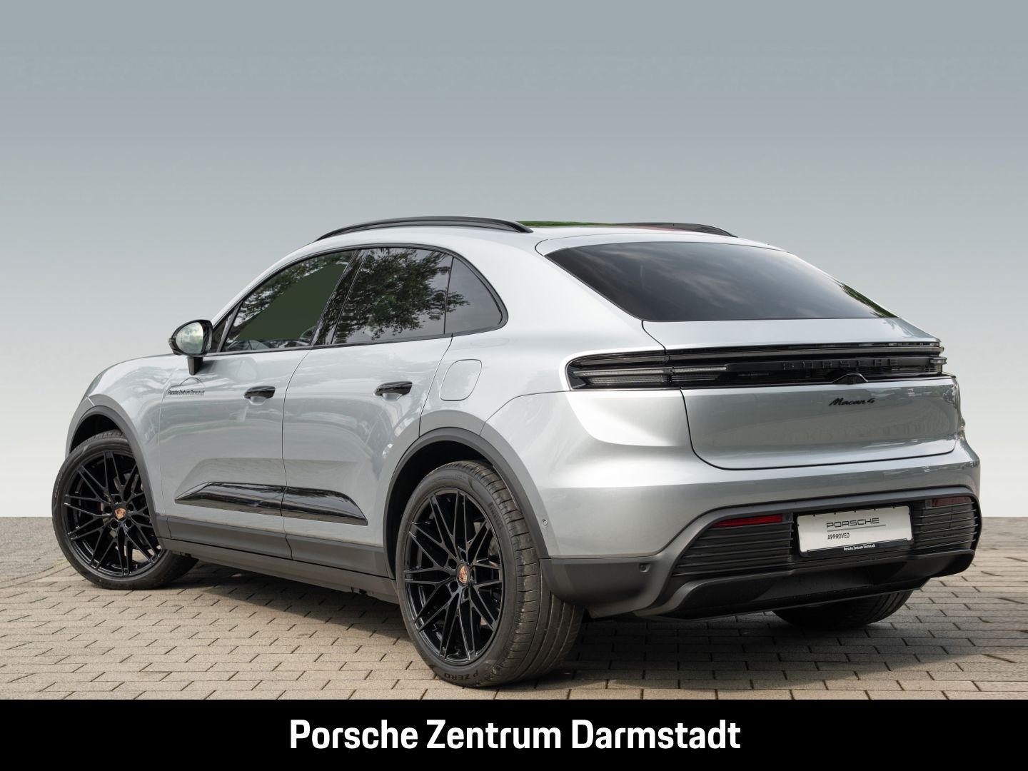 Porsche Macan 4 - Samsaru's Car Outlet