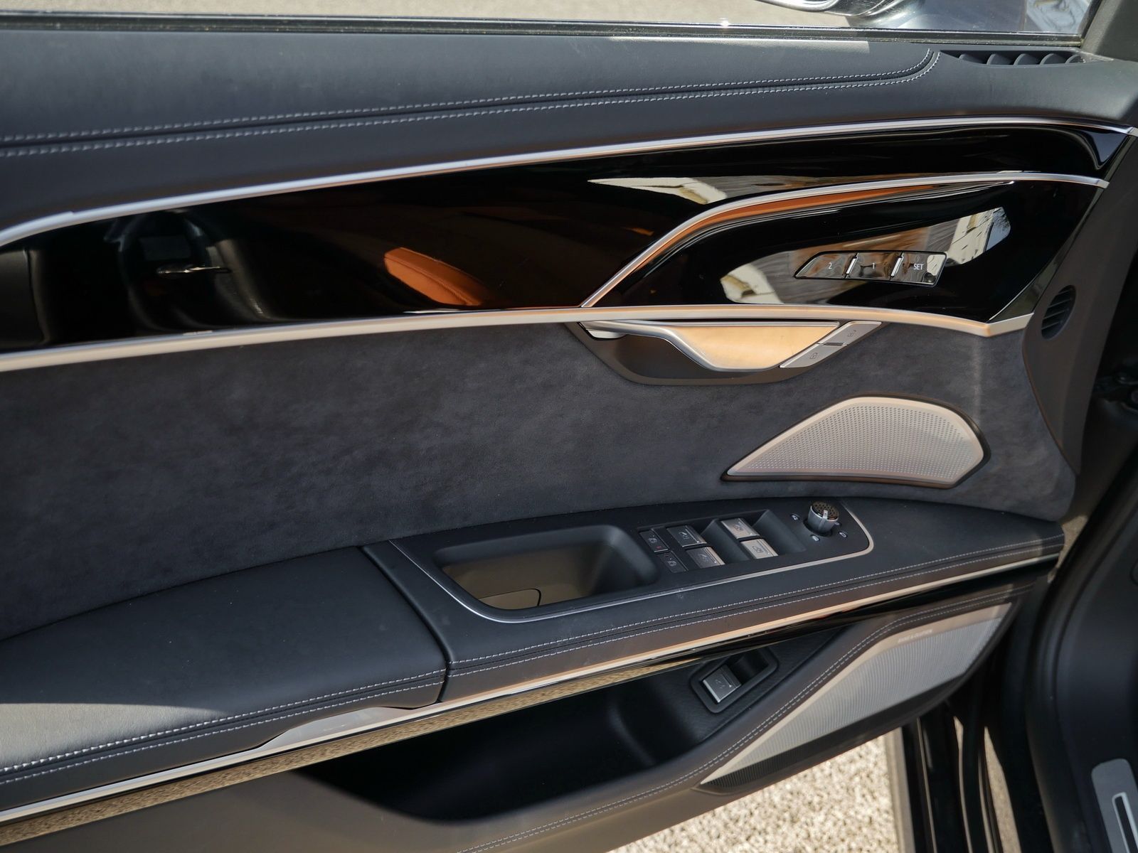 Audi A8 L 60 TFSI S-Line - Samsaru's Car Outlet
