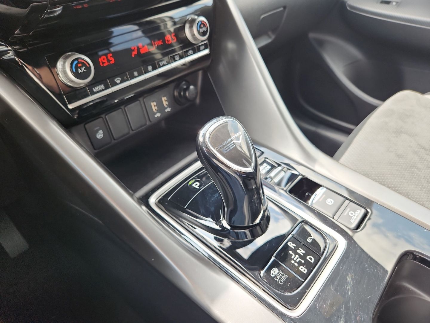 Mitsubishi Eclipse Cross Plug-In Hybrid Select Black *Black