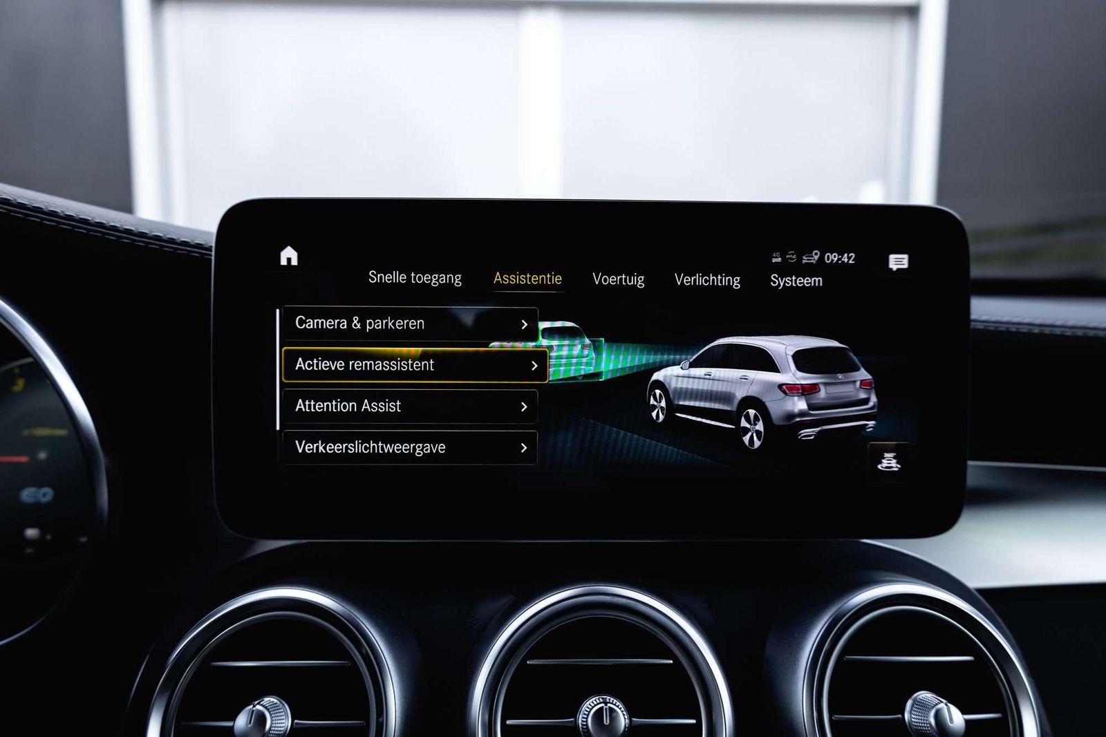 Mercedes-Benz GLC 300 e AMG Line - Samsaru's Car Outlet