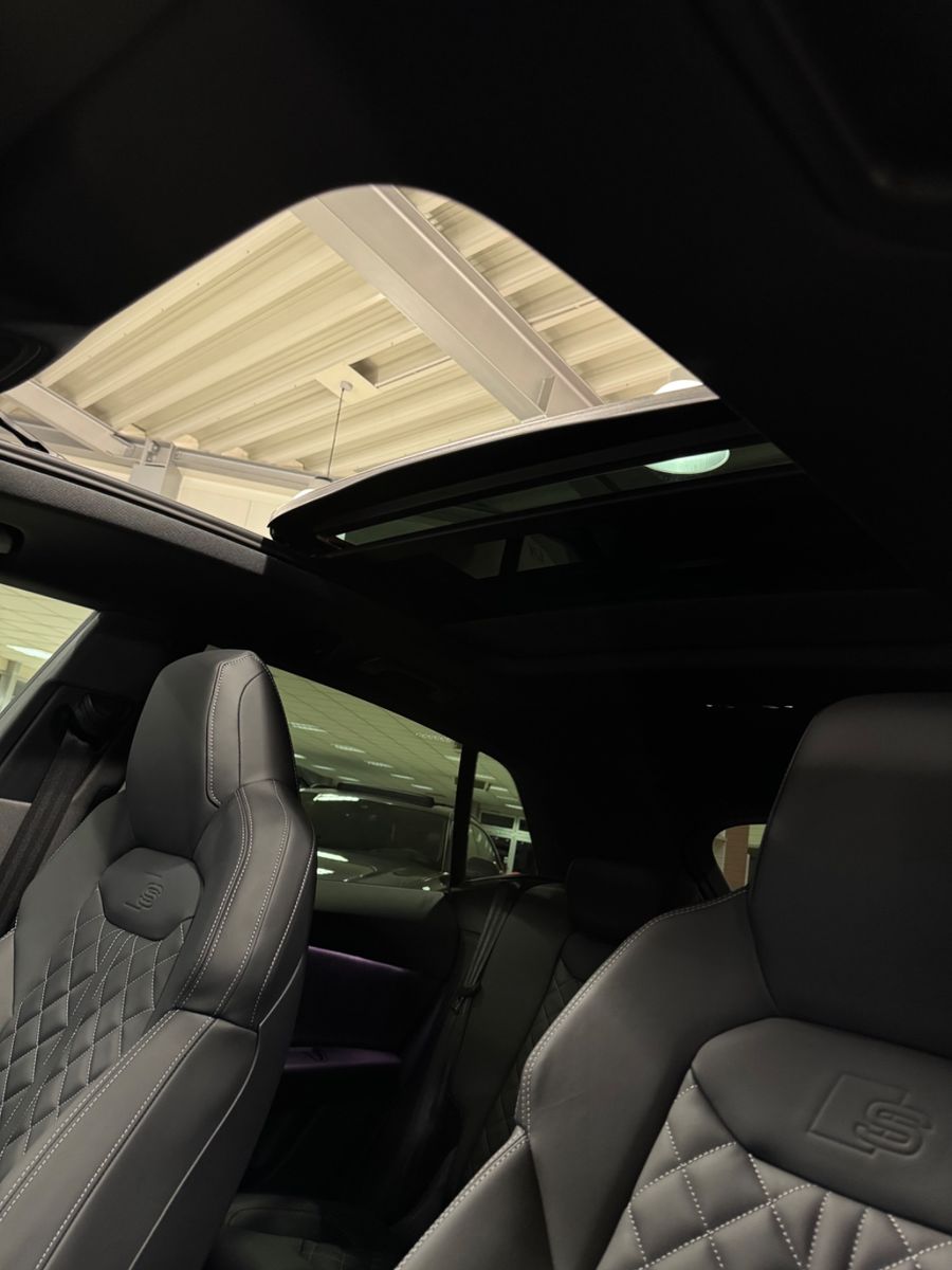 Audi Q8 50 TDI quattro S-LINE - Samsaru's Car Outlet