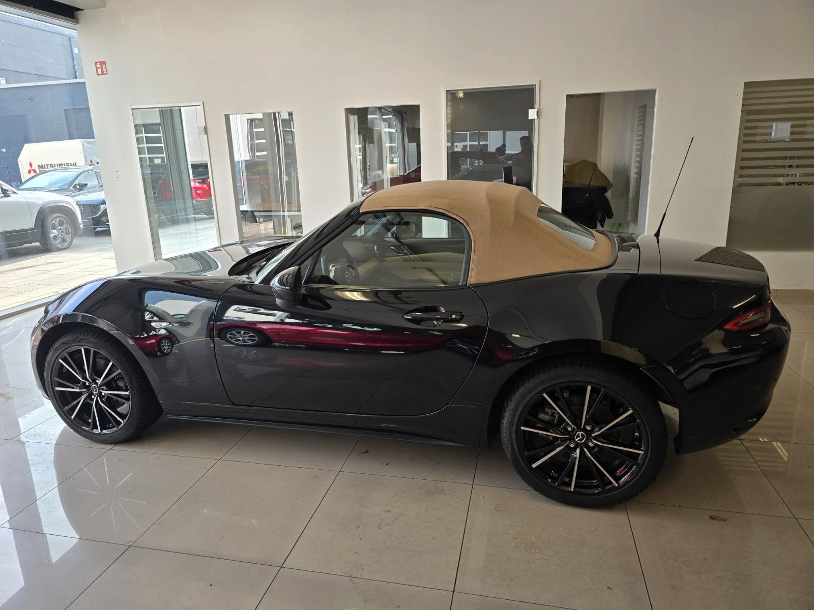 Mazda MX-5 Kazari *184 PS*RFK*NAV*BOSE*LED*