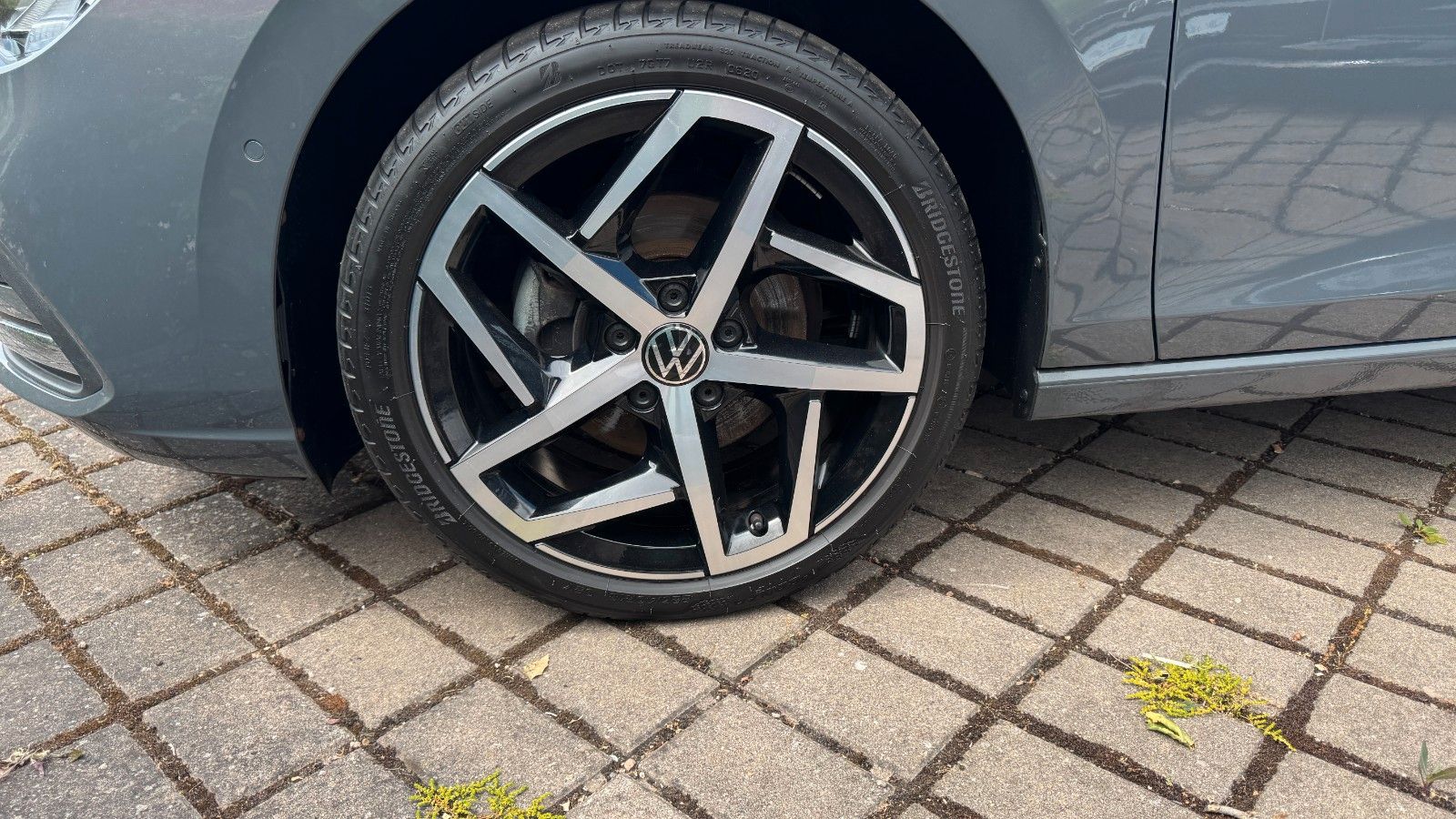 Volkswagen Golf VIII Lim. Style eTSI - Samsaru's Car Outlet