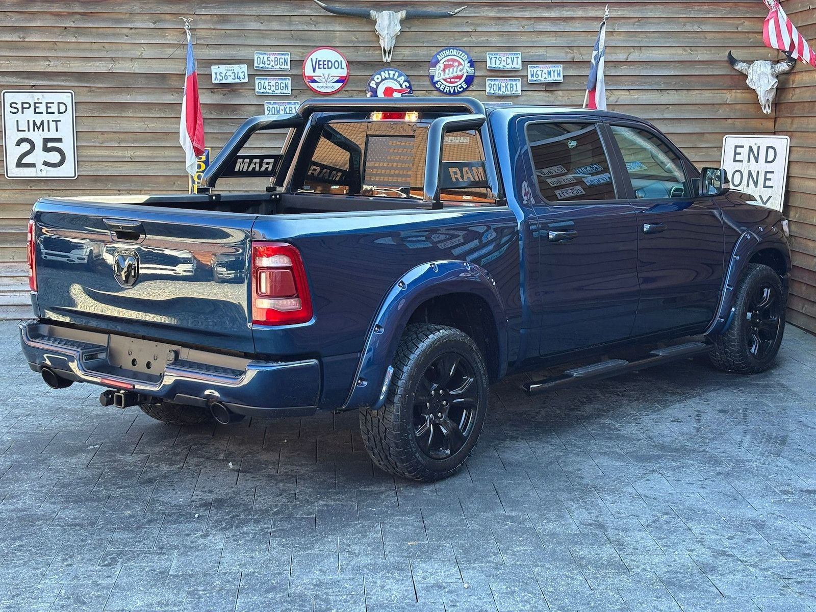 Dodge RAM 1500 Laramie LED AHK Memory 4x4 LPG