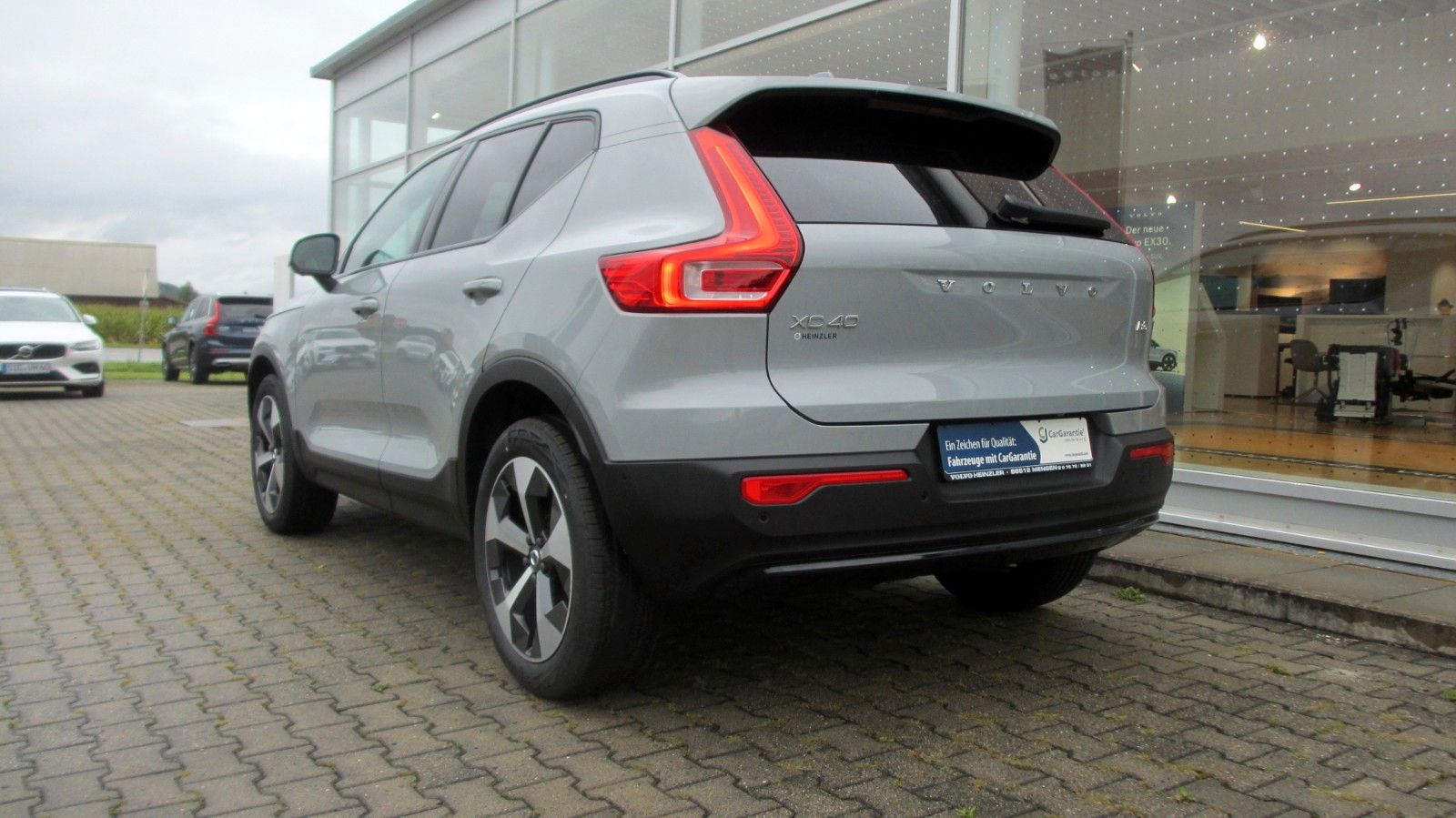 Volvo XC40 B3 Plus Dark 2WD +LEDER+PANO+360°+PIXEL+AHK
