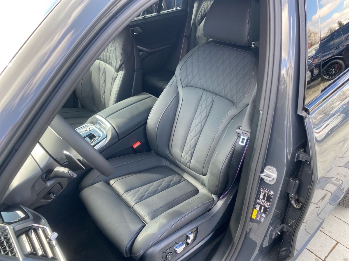 BMW X5 xDrive50e M-Sport B&W KeyLess Pano AHK Air LE