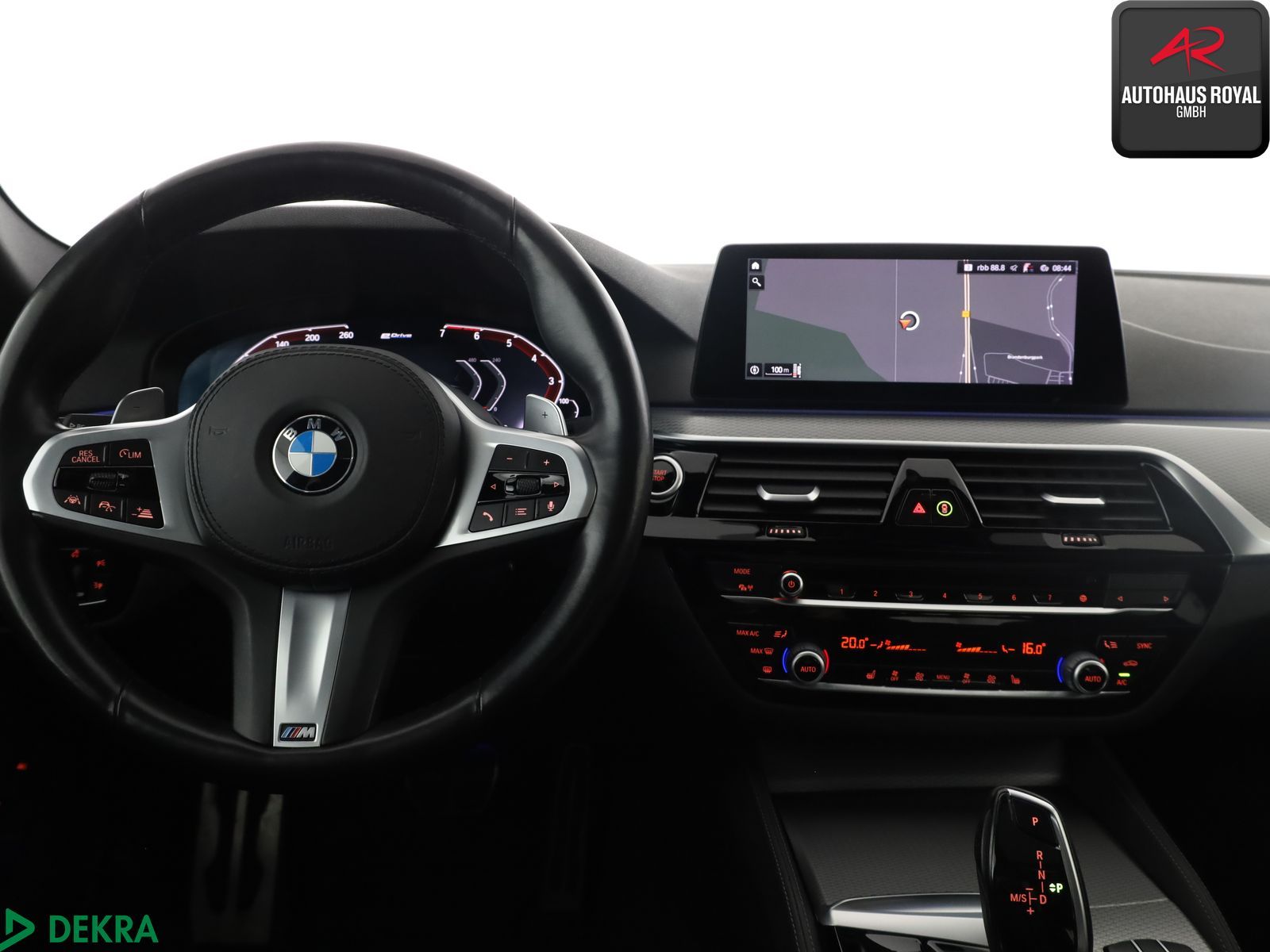 BMW 530 e x Drive M SPORT SHADOW HUD,KEYLESS,KAMERA