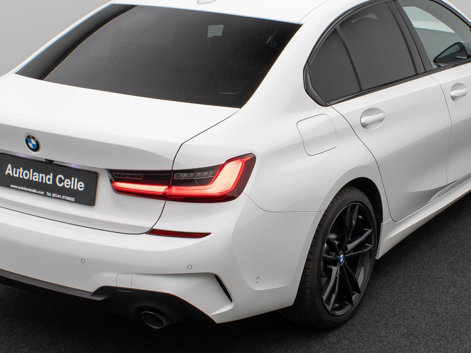 BMW 320e M Sport - Samsaru's Car Outlet
