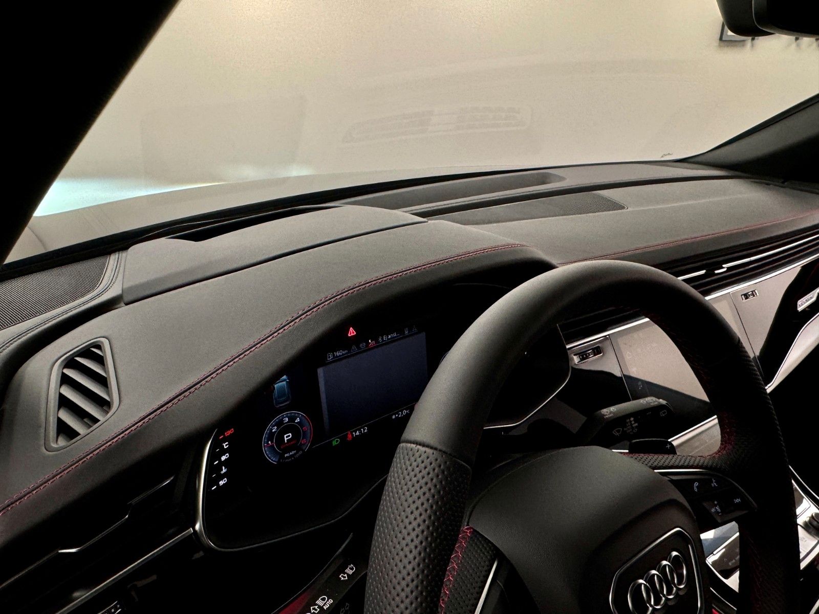 Audi Q8 50 TDi Q S-LINE Black - Samsaru's Car Outlet