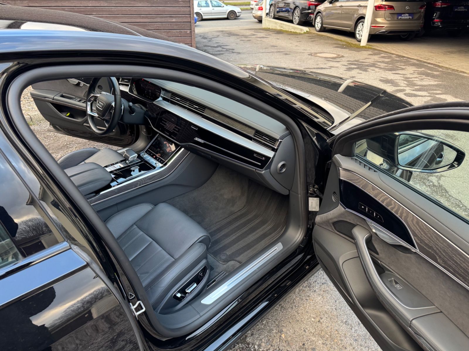 Audi A8 L 50 TDI Lang quattro S-Line Black - Samsaru's Car Outlet