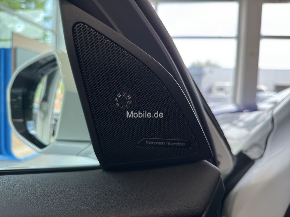 BMW X3 xDrive20 19" PREMIUM + COMFORT PAKET + PANO.